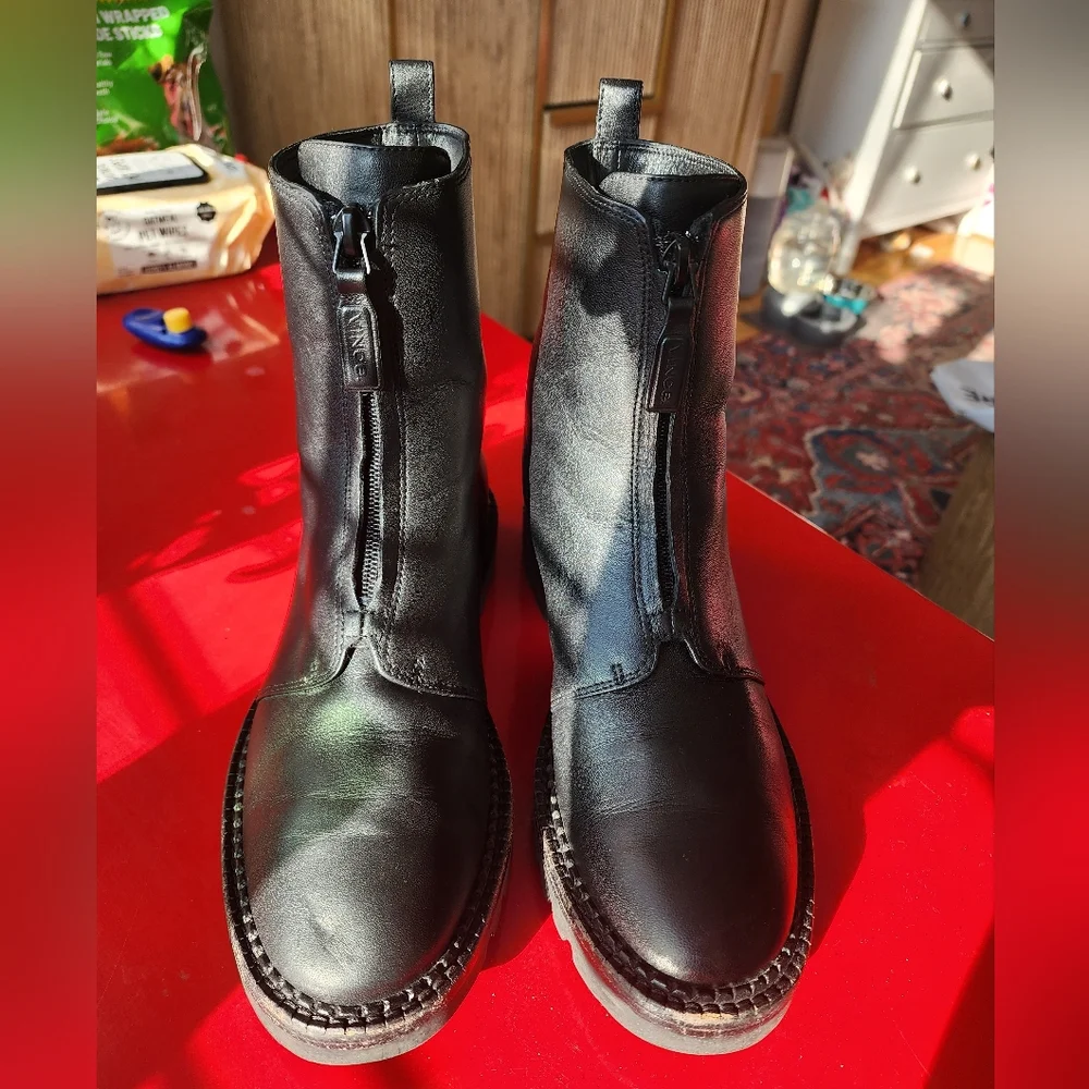 Vince Cabria Womens Water Resistant Leather Chelsea Boot Zip Front Lug 7.5 38.5 - Picture 2 of 11